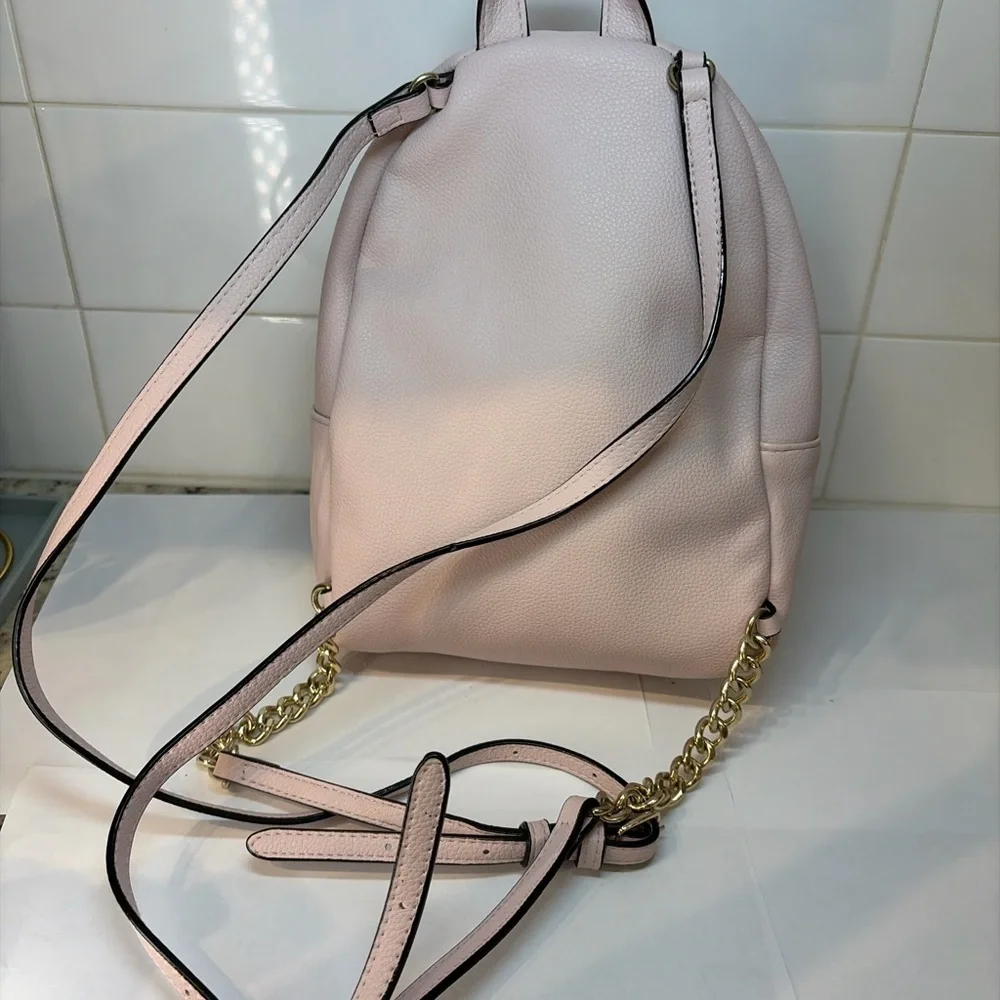 Victoria’s Secret Blush Pink Quilted Mini Backpack Gold Chain Straps - Picture 3 of 4